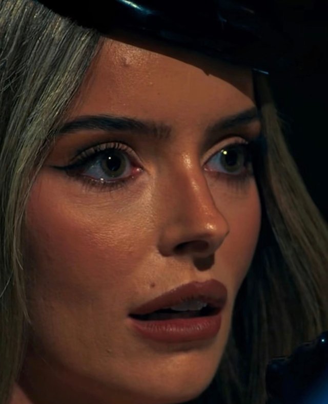 Caption Image 8d85e77c-0a4c-4f44-974a-299d1ec7ae33